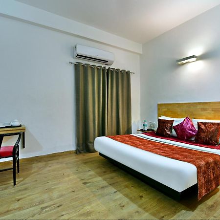 Divine Inn Couple Friendly Hotel Near Sector 51 Metro Station Noida Zewnętrze zdjęcie