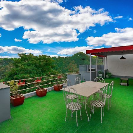 Divine Inn Couple Friendly Hotel Near Sector 51 Metro Station Noida Zewnętrze zdjęcie