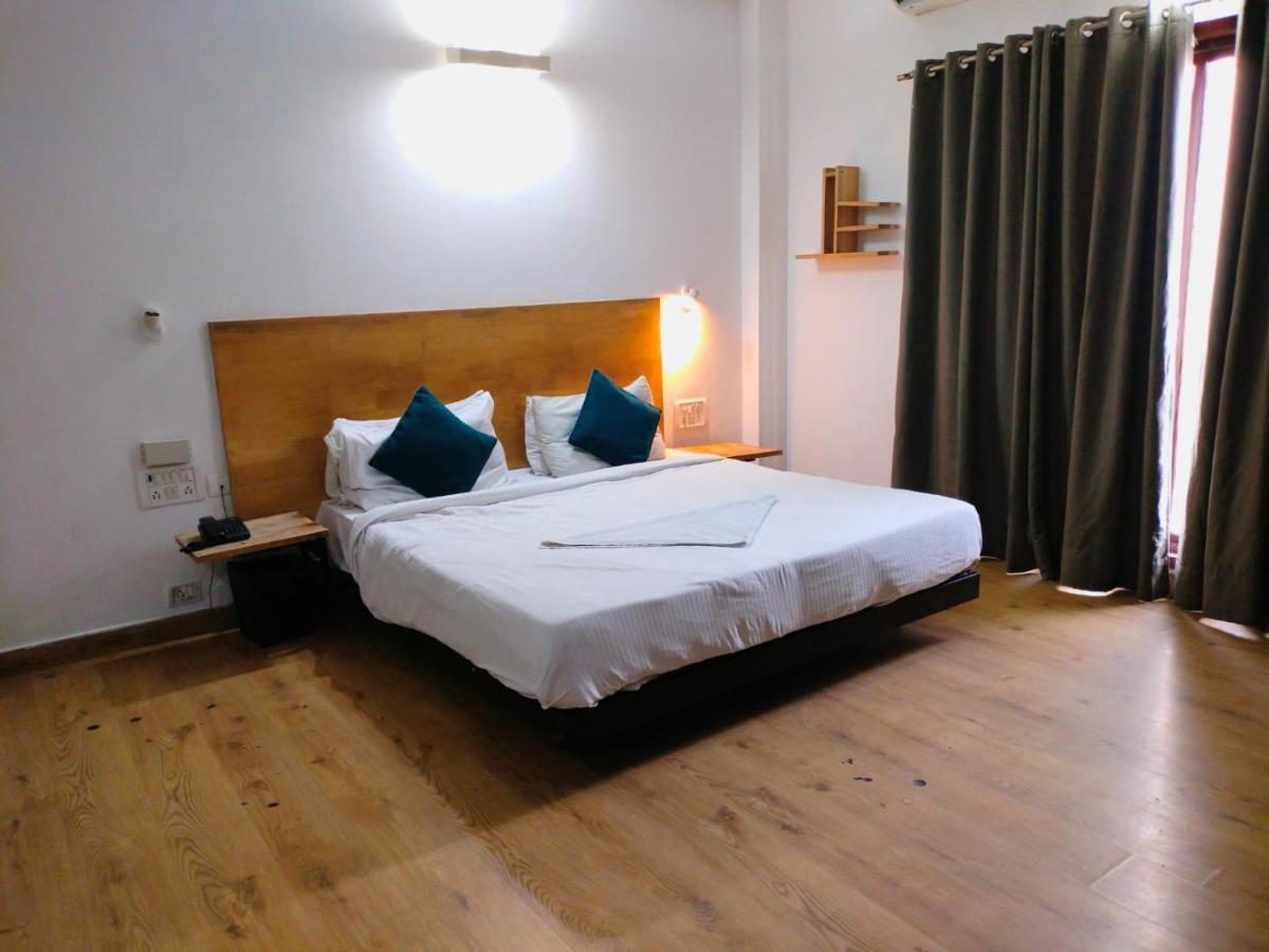 Divine Inn Couple Friendly Hotel Near Sector 51 Metro Station Noida Zewnętrze zdjęcie