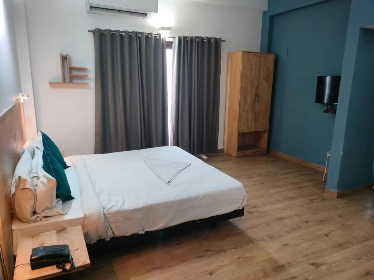 Divine Inn Couple Friendly Hotel Near Sector 51 Metro Station Noida Zewnętrze zdjęcie
