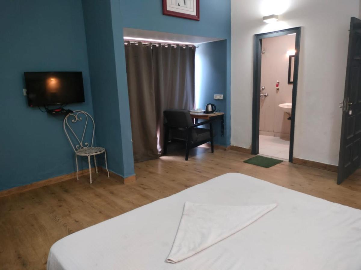 Divine Inn Couple Friendly Hotel Near Sector 51 Metro Station Noida Zewnętrze zdjęcie