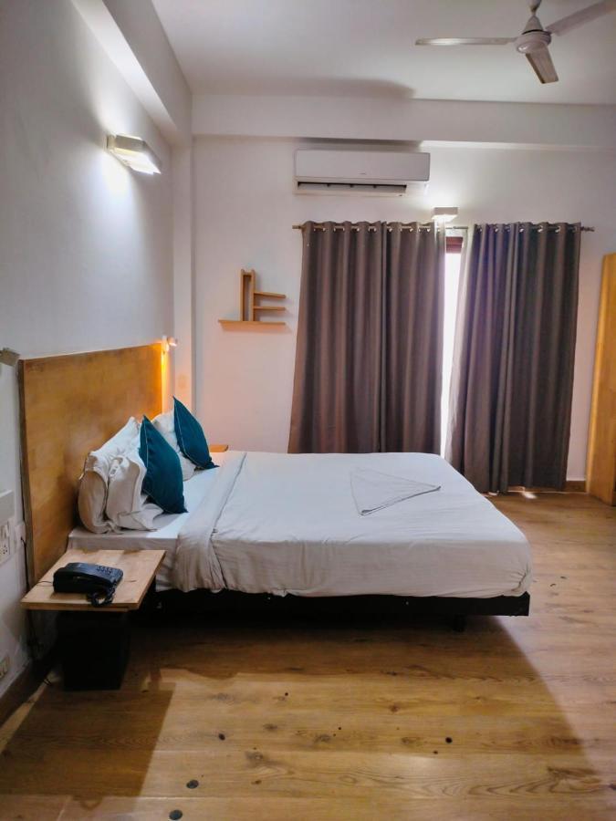 Divine Inn Couple Friendly Hotel Near Sector 51 Metro Station Noida Zewnętrze zdjęcie