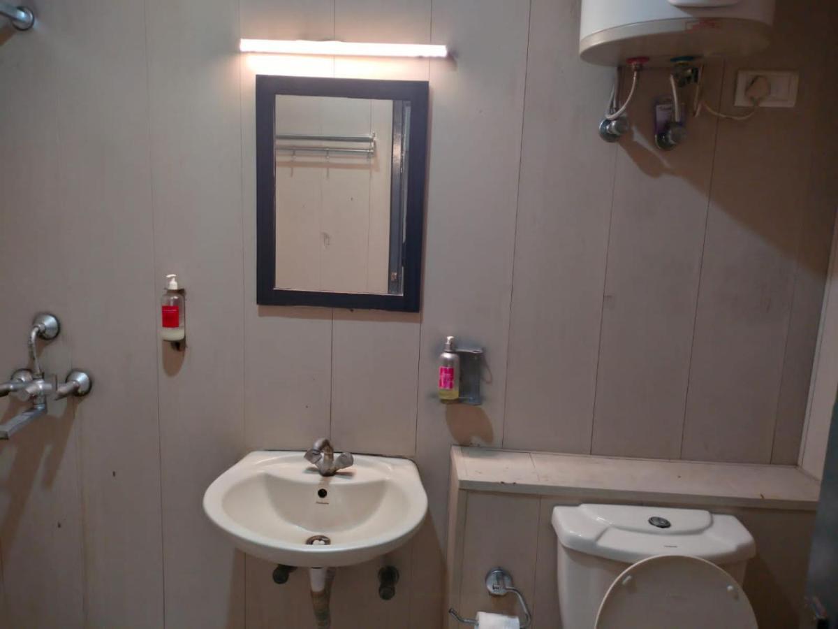 Divine Inn Couple Friendly Hotel Near Sector 51 Metro Station Noida Zewnętrze zdjęcie