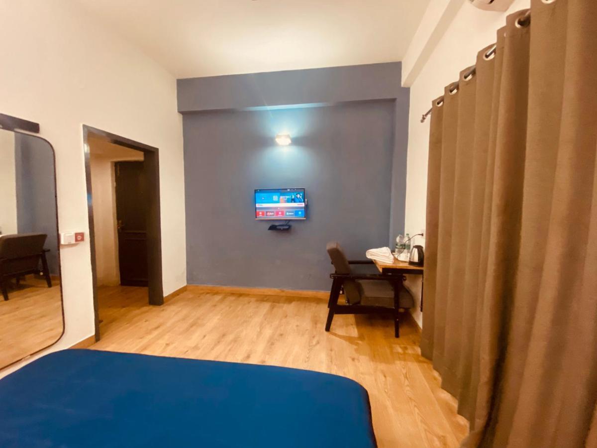 Divine Inn Couple Friendly Hotel Near Sector 51 Metro Station Noida Zewnętrze zdjęcie