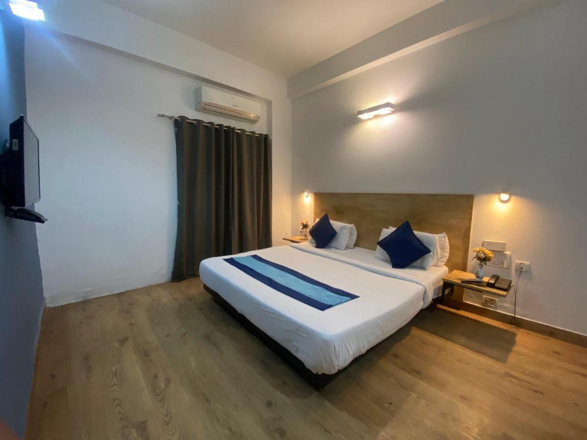Divine Inn Couple Friendly Hotel Near Sector 51 Metro Station Noida Zewnętrze zdjęcie