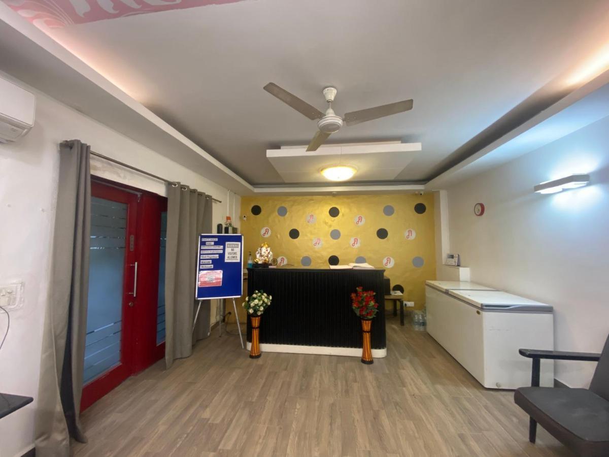 Divine Inn Couple Friendly Hotel Near Sector 51 Metro Station Noida Zewnętrze zdjęcie