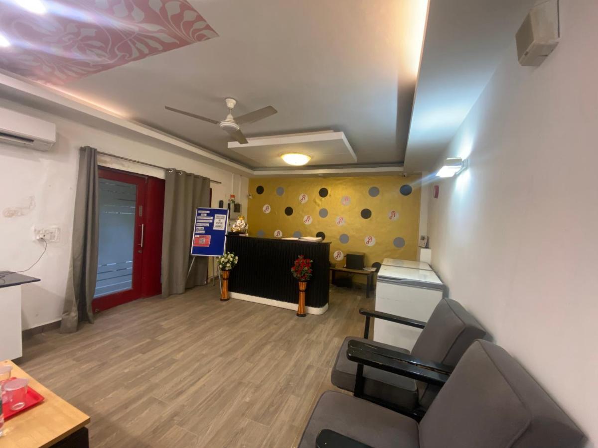 Divine Inn Couple Friendly Hotel Near Sector 51 Metro Station Noida Zewnętrze zdjęcie