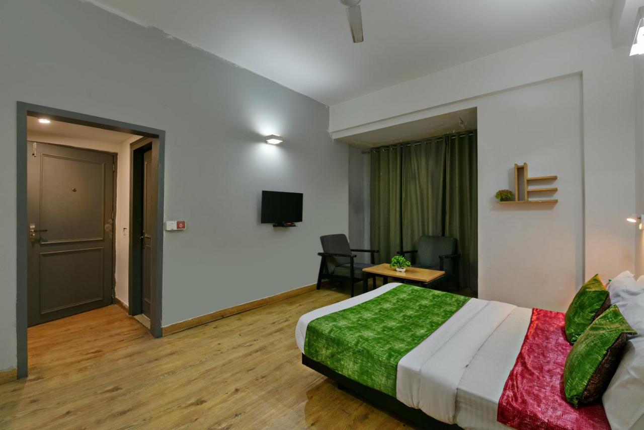 Divine Inn Couple Friendly Hotel Near Sector 51 Metro Station Noida Zewnętrze zdjęcie