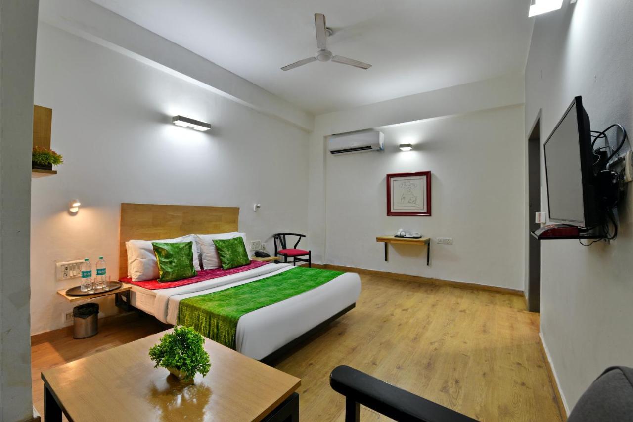 Divine Inn Couple Friendly Hotel Near Sector 51 Metro Station Noida Zewnętrze zdjęcie