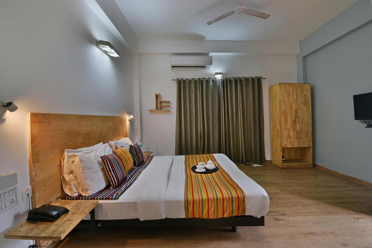 Divine Inn Couple Friendly Hotel Near Sector 51 Metro Station Noida Zewnętrze zdjęcie