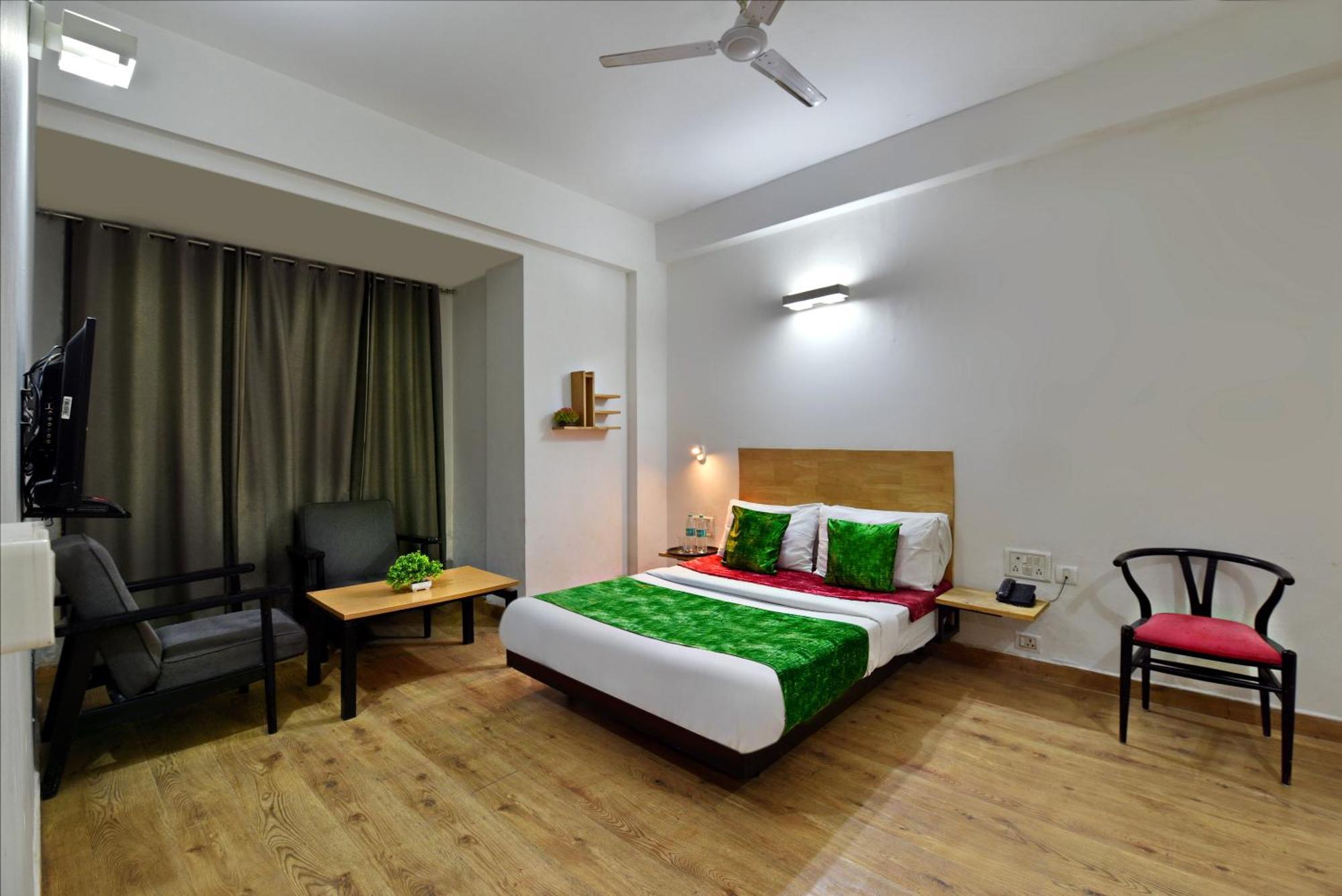 Divine Inn Couple Friendly Hotel Near Sector 51 Metro Station Noida Zewnętrze zdjęcie